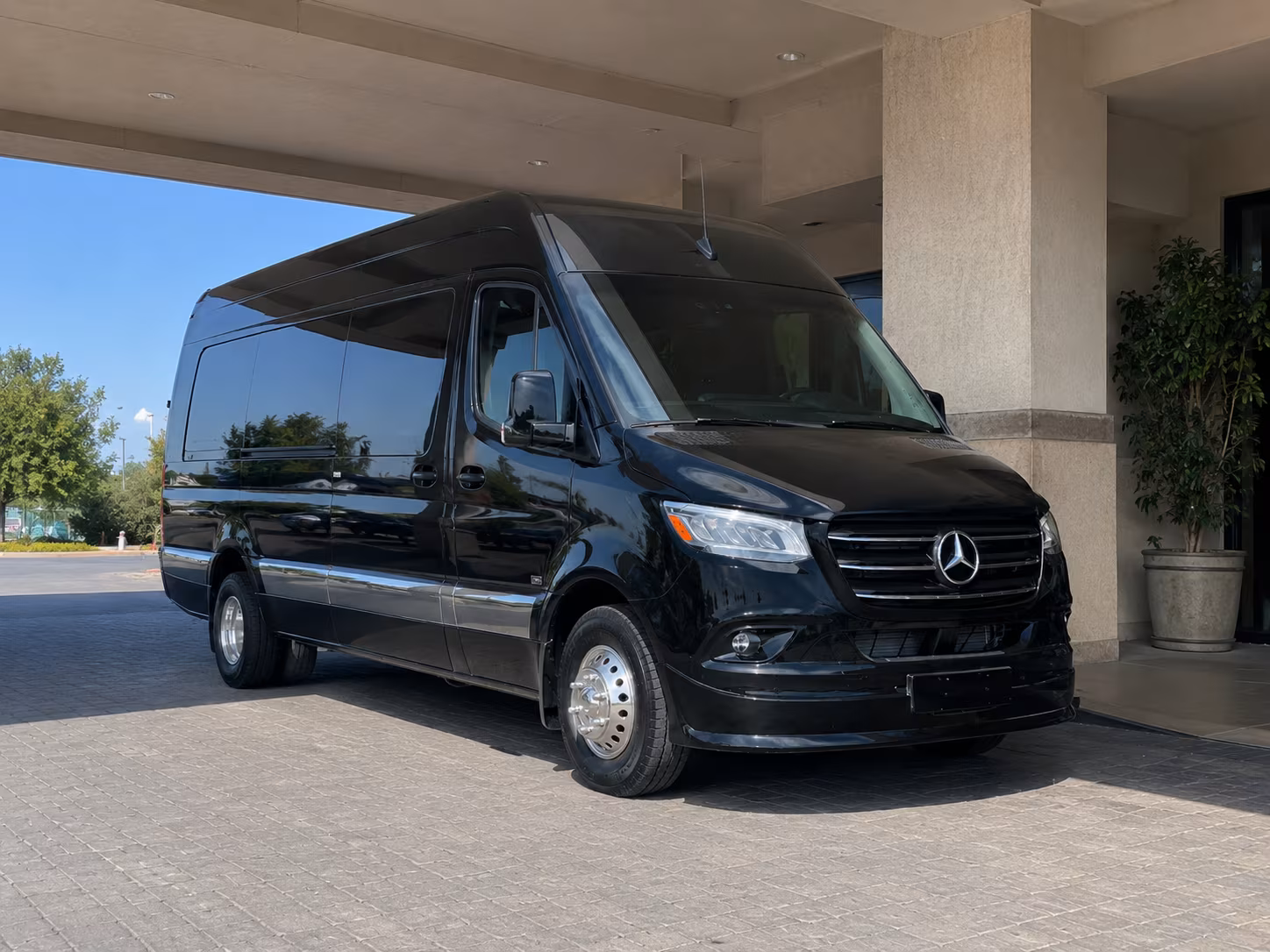 18 passenger sprinter van