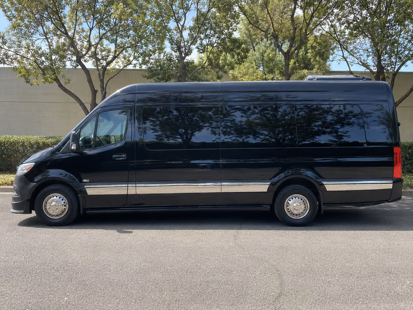 eugene 12 passenger sprinter van