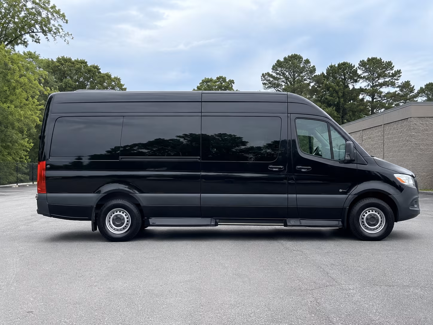 eugene 20 passenger sprinter van