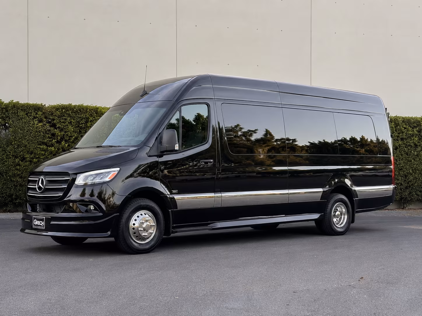 late night and early morning eugene airport sprinter van pickups any hour any flight